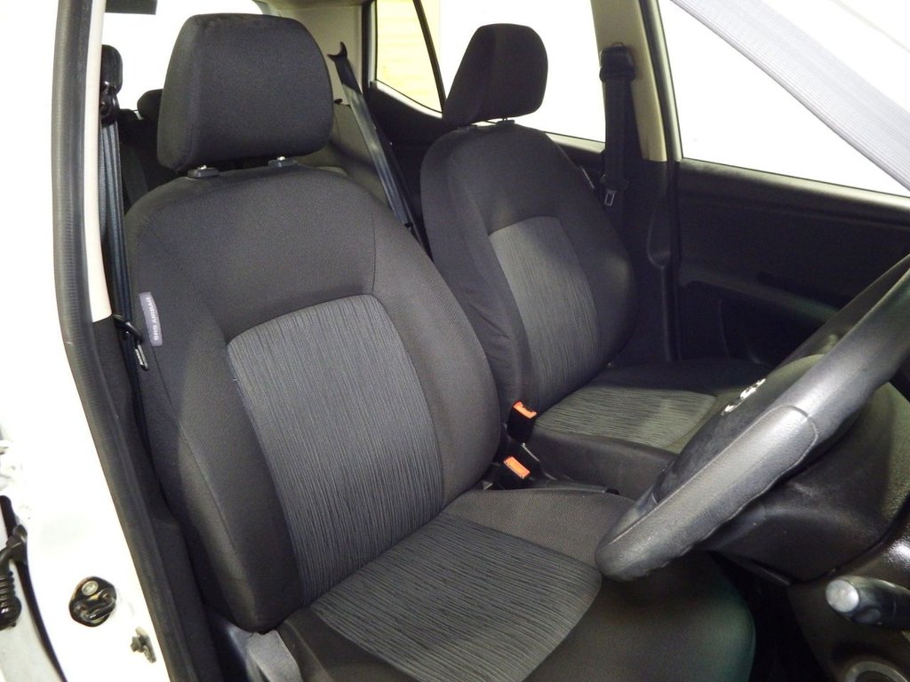 Used Hyundai i10 2012 for sale - 76751387: Photo 12