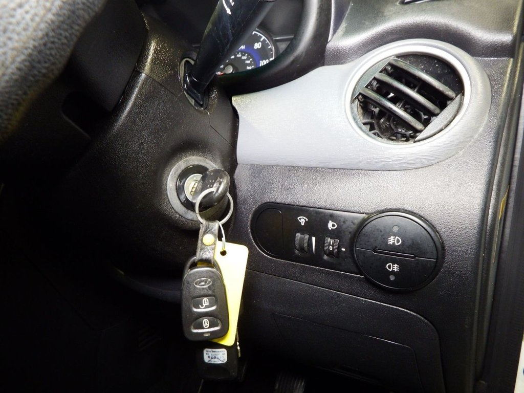 Used Hyundai i10 2012 for sale - 76751387: Photo 48