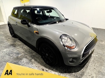 Used MINI Hatch 2017 for sale - 78896604: Photo
