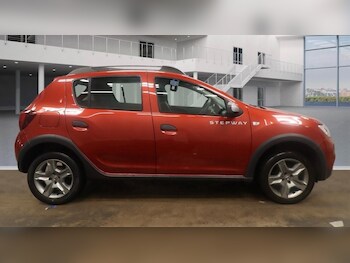 Used Dacia Sandero Stepway 2018 for sale - 77547432: Photo