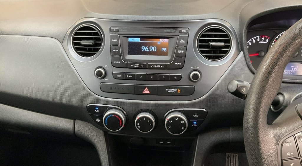 Used Hyundai i10 2017 for sale - 76510233: Photo 11