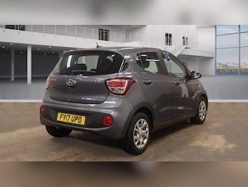 Used Hyundai i10 2017 for sale - 76510233: Photo