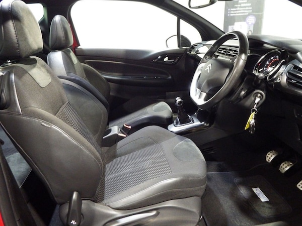 Used DS Automobiles DS 3 Cabrio 2015 for sale - 76185346: Photo 40