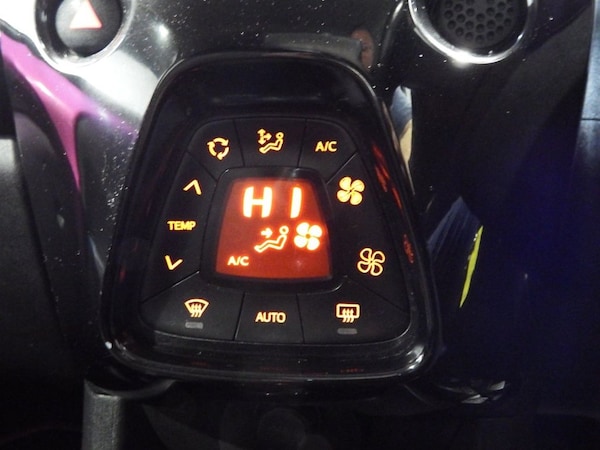 Used Toyota AYGO 2019 for sale - 76092402: Photo 44