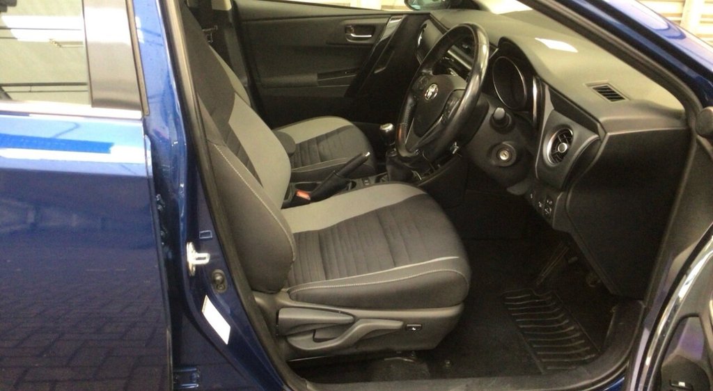 Used Toyota Auris 2017 for sale - 76496314: Photo 6