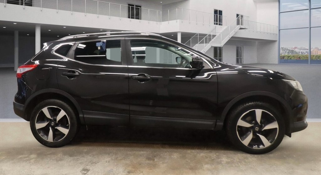 Used Nissan Qashqai 2016 for sale - 76962753: Photo 2
