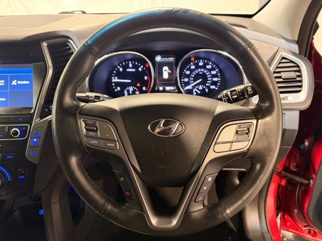 Used Hyundai Santa Fe 2017 for sale - 77464341: Photo 31