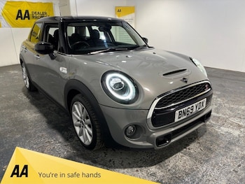 Used MINI Hatch 2019 for sale - 78839857: Photo