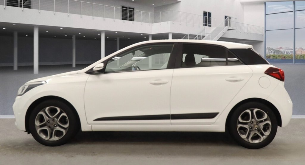 Used Hyundai i20 2018 for sale - 76655358: Photo 2