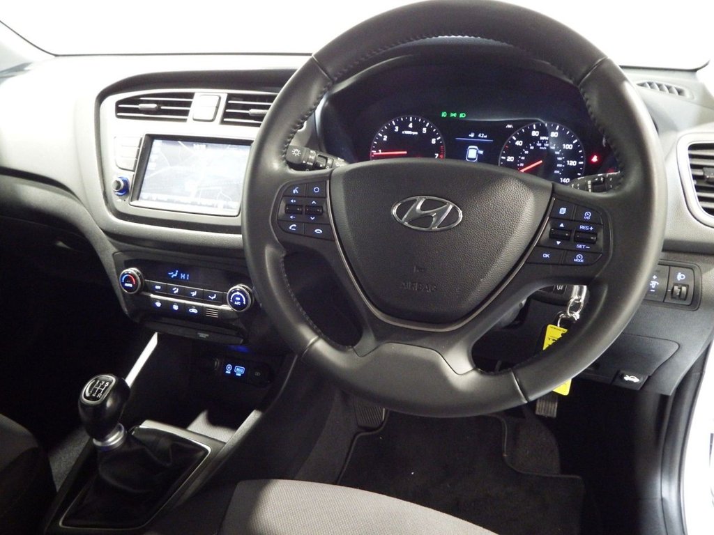 Used Hyundai i20 2018 for sale - 76655358: Photo 39