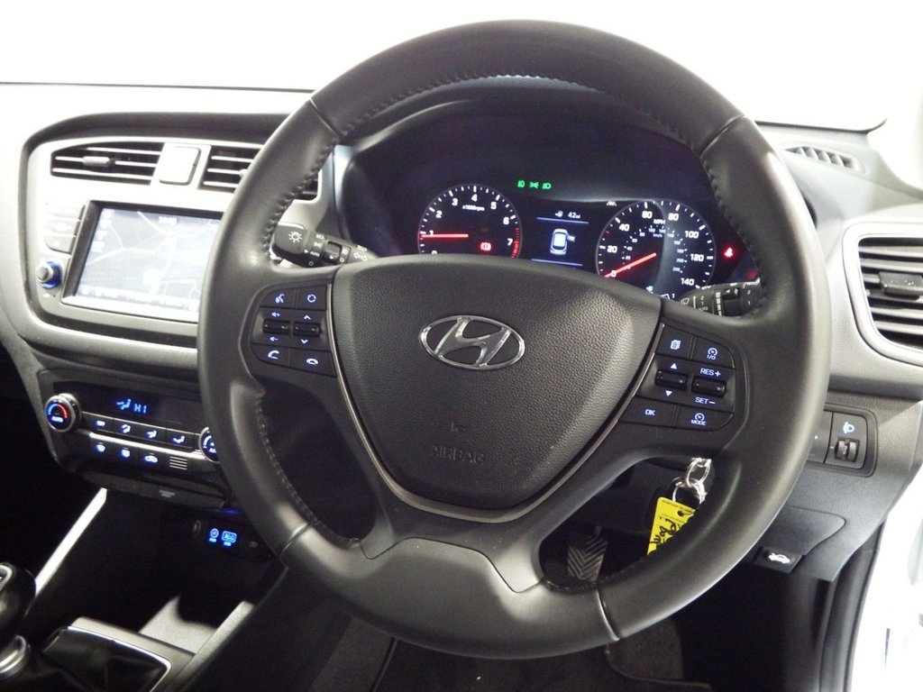 Used Hyundai i20 2018 for sale - 76655358: Photo 40