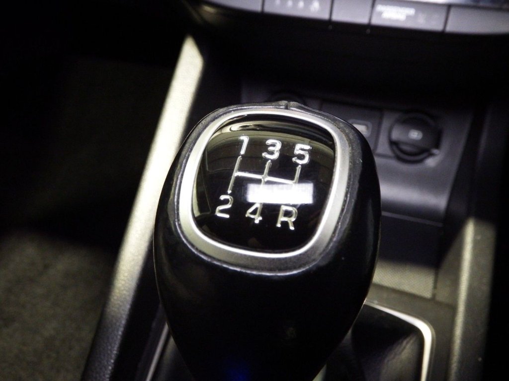 Used Hyundai i20 2018 for sale - 76655358: Photo 44