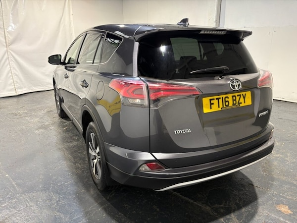 Used Toyota RAV4 2016 for sale - 76163293: Photo 11