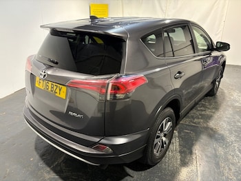 Used Toyota RAV4 2016 for sale - 76163293: Photo 2