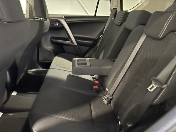 Used Toyota RAV4 2016 for sale - 76163293: Photo 43