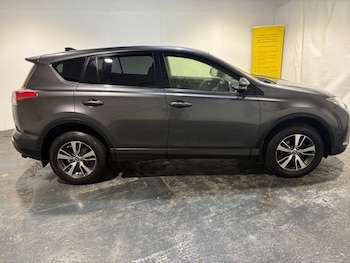 Used Toyota RAV4 2016 for sale - 76163293: Photo 4