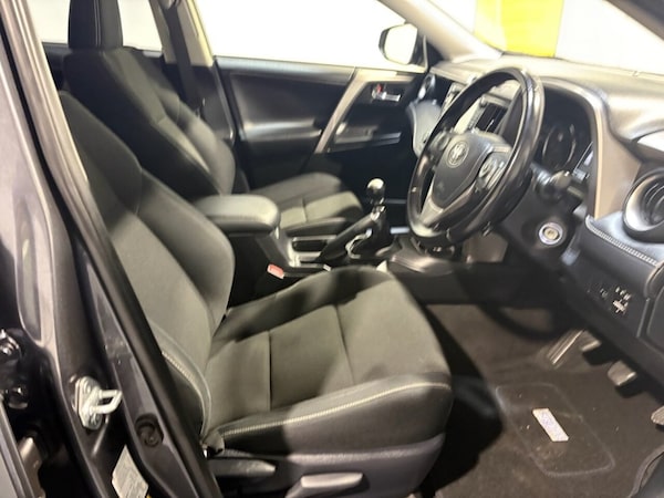Used Toyota RAV4 2016 for sale - 76163293: Photo 6