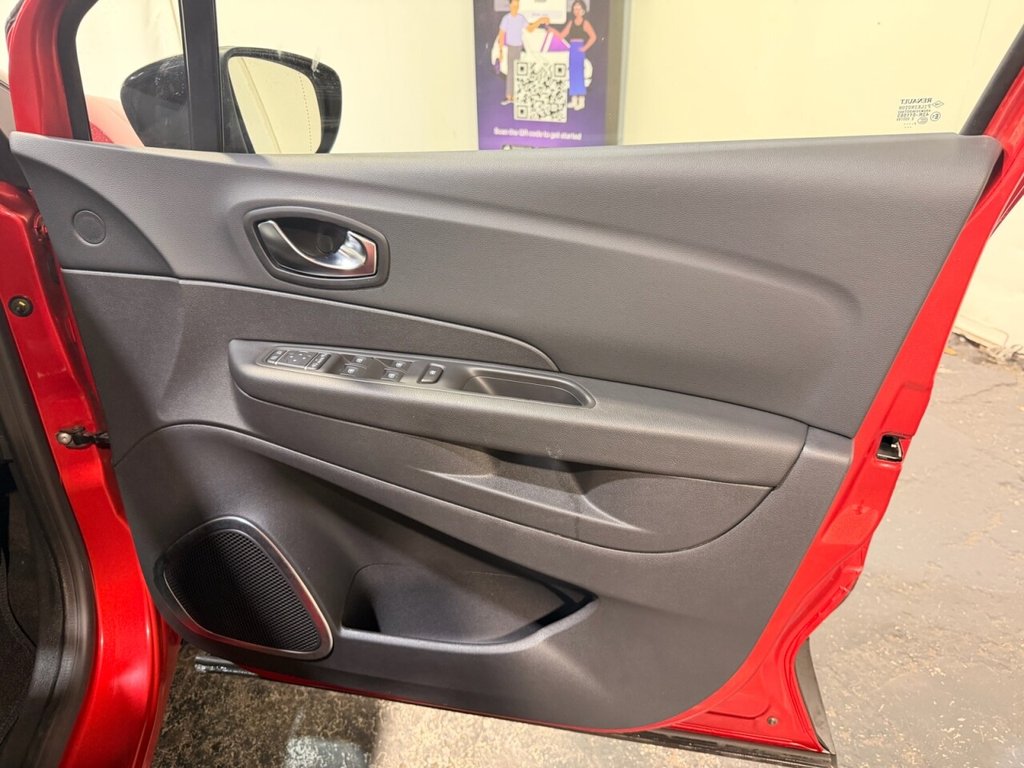 Used Renault Captur 2017 for sale - 76617830: Photo 31