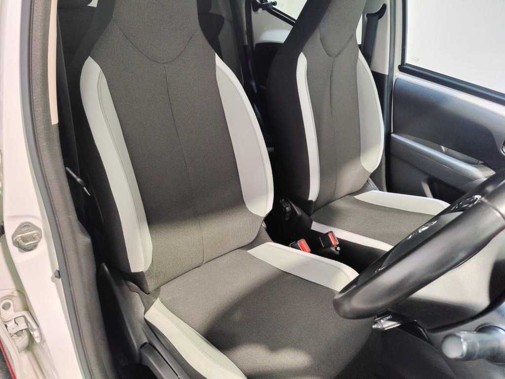 Used Toyota AYGO 2017 for sale - 77952829: Photo 27