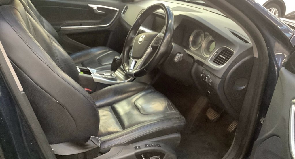 Used Volvo V60 2011 for sale - 77038456: Photo 10