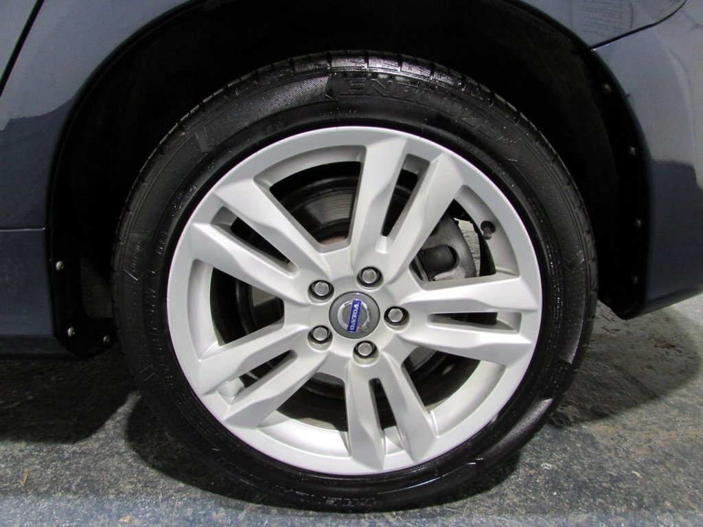 Used Volvo V60 2011 for sale - 77038456: Photo 35