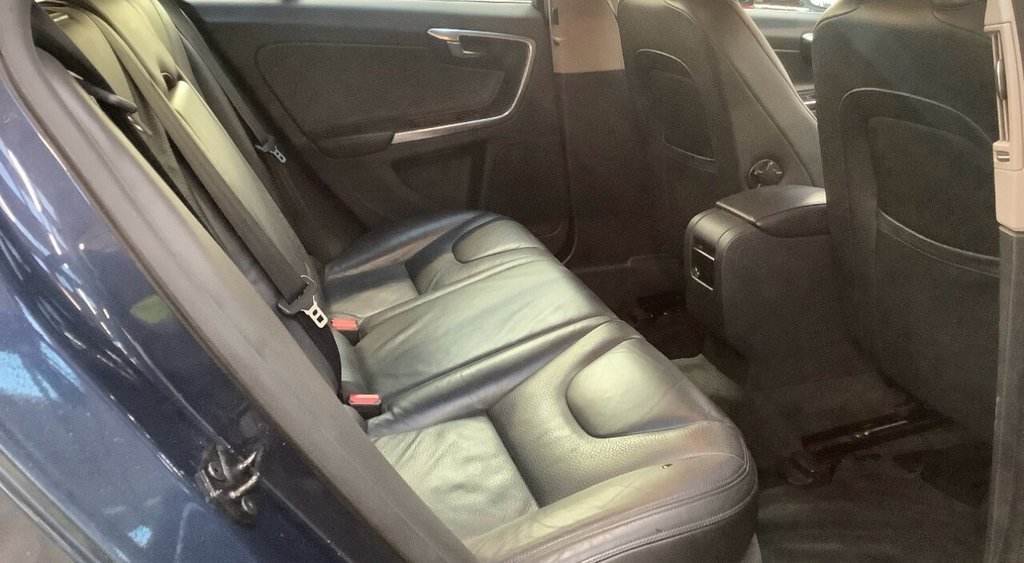 Used Volvo V60 2011 for sale - 77038456: Photo 4