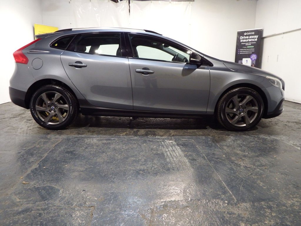 Used Volvo V40 2016 for sale - 76558505: Photo 10