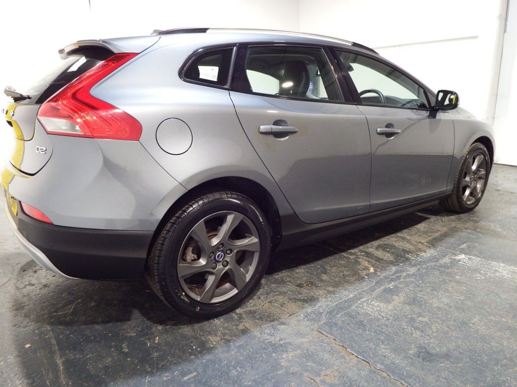 Used Volvo V40 2016 for sale - 76558505: Photo 13