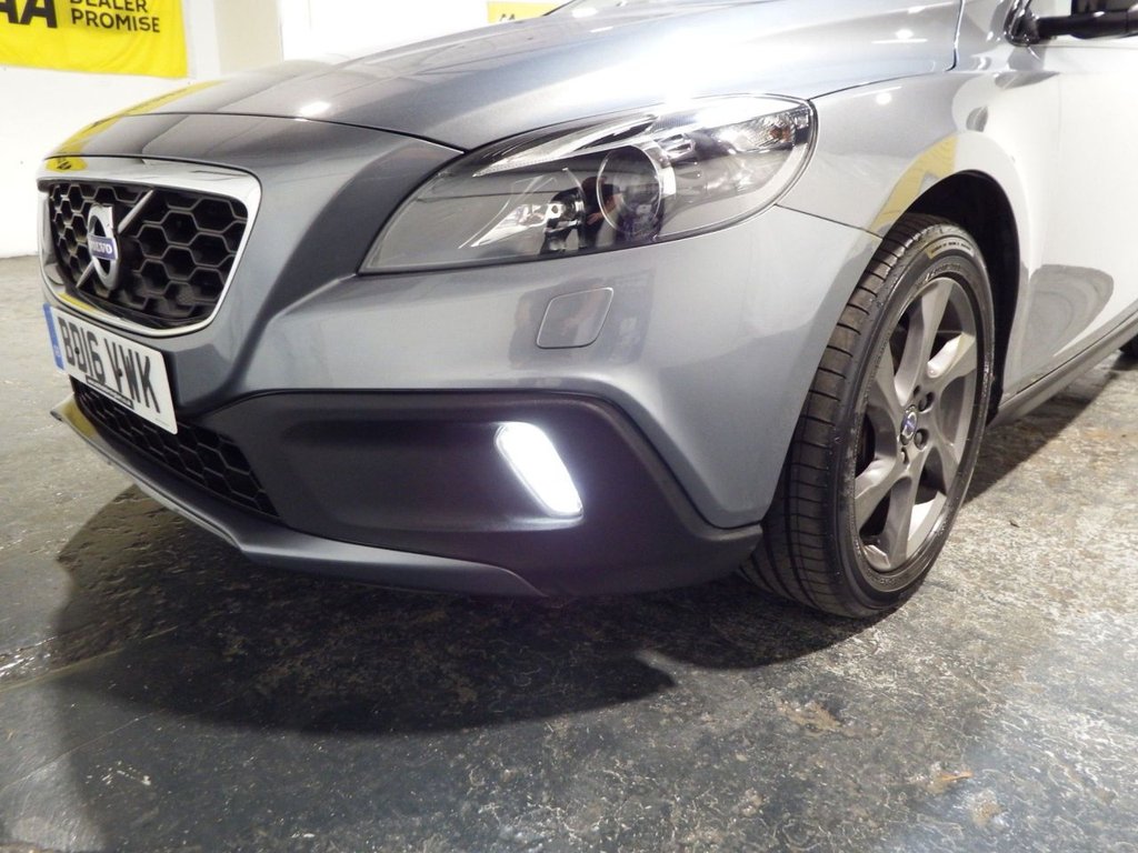 Used Volvo V40 2016 for sale - 76558505: Photo 17