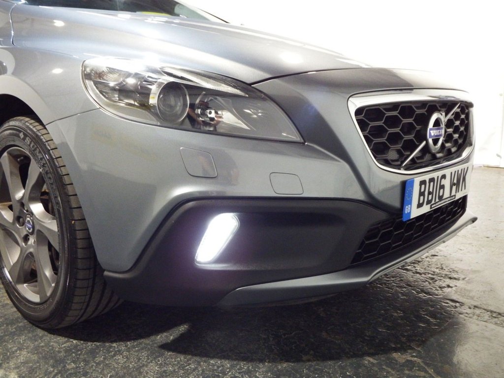 Used Volvo V40 2016 for sale - 76558505: Photo 4