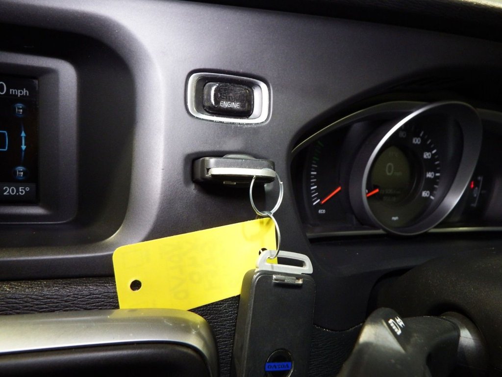 Used Volvo V40 2016 for sale - 76558505: Photo 42