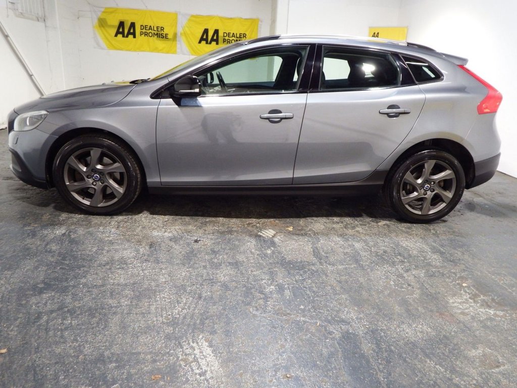 Used Volvo V40 2016 for sale - 76558505: Photo 9