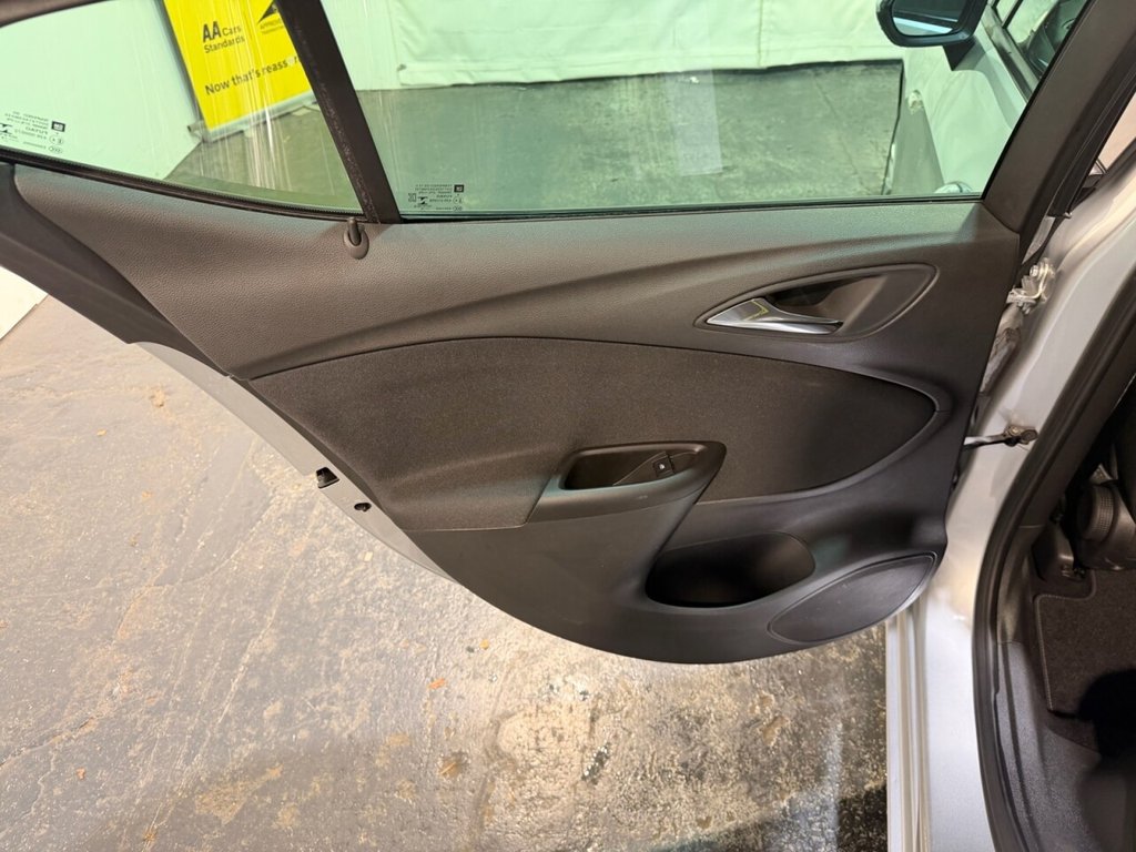 Used Vauxhall Astra 2018 for sale - 77153472: Photo 42
