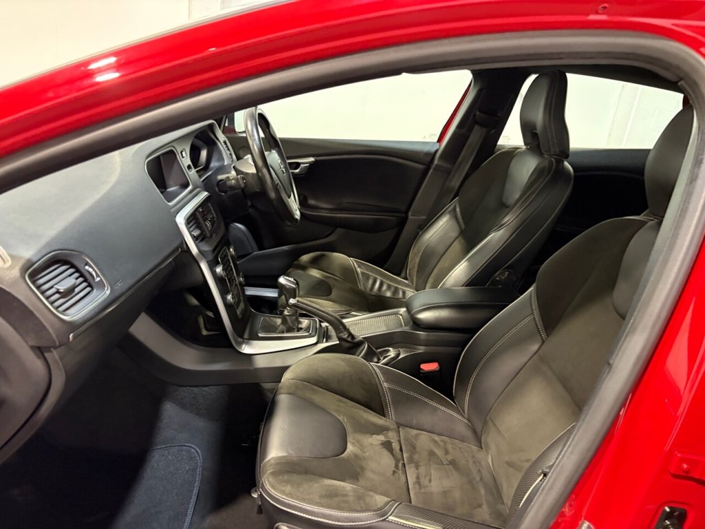 Used Volvo V40 2018 for sale - 77463424: Photo 28