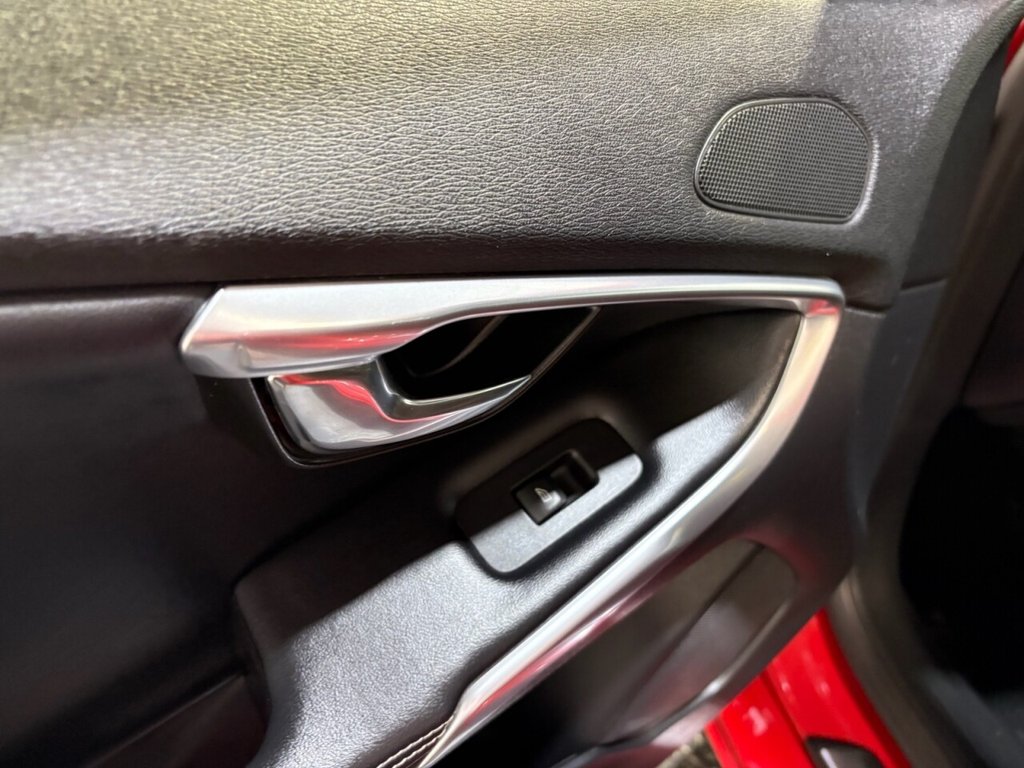 Used Volvo V40 2018 for sale - 77463424: Photo 30