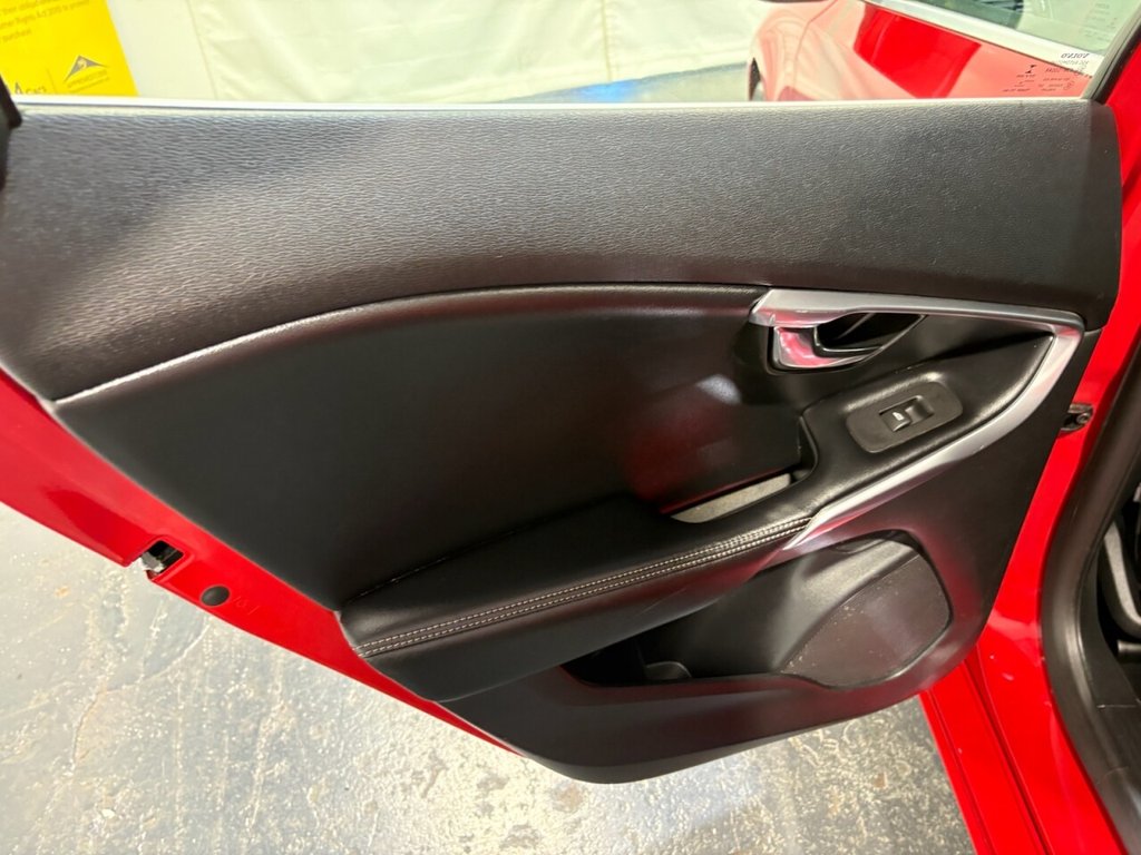 Used Volvo V40 2018 for sale - 77463424: Photo 39