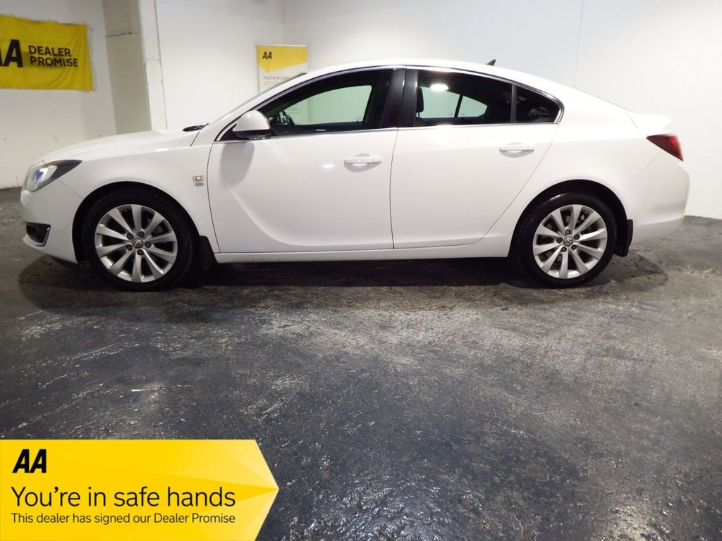 Used Vauxhall Insignia 2015 for sale - 77064977: Photo 2