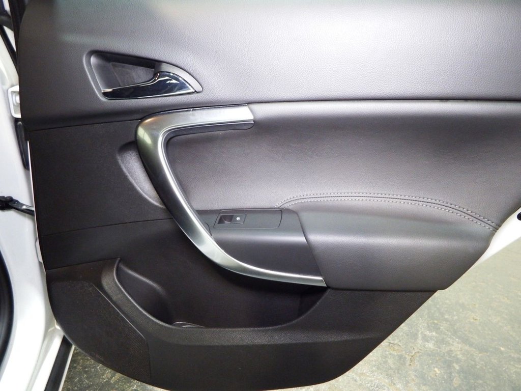 Used Vauxhall Insignia 2015 for sale - 77064977: Photo 27
