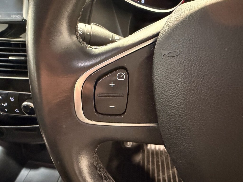 Used Renault Clio 2017 for sale - 77976515: Photo 35