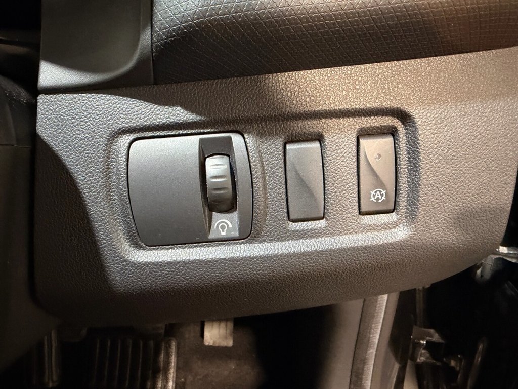 Used Renault Clio 2017 for sale - 77976515: Photo 37