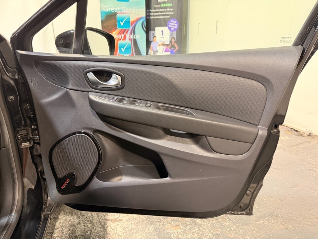 Used Renault Clio 2017 for sale - 77976515: Photo 48