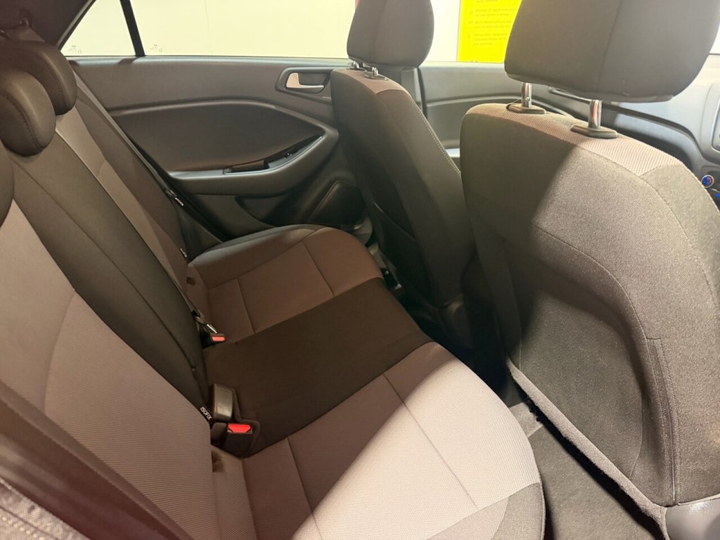 Used Hyundai i20 2018 for sale - 77642657: Photo 42