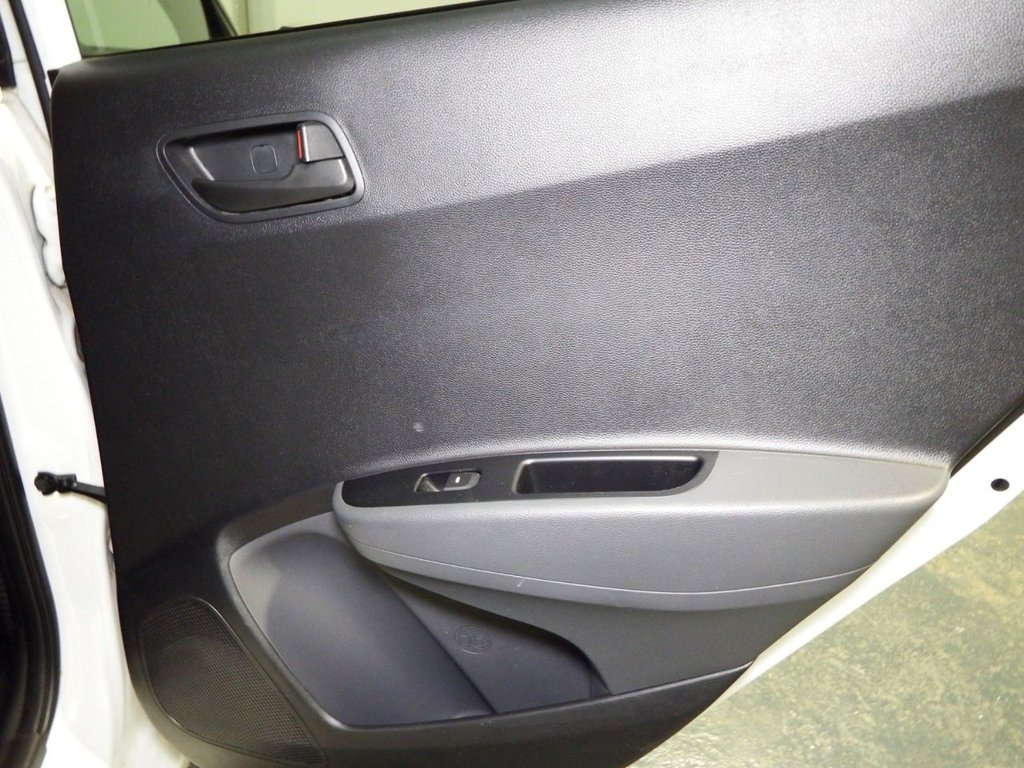 Used Hyundai i10 2018 for sale - 76631991: Photo 30