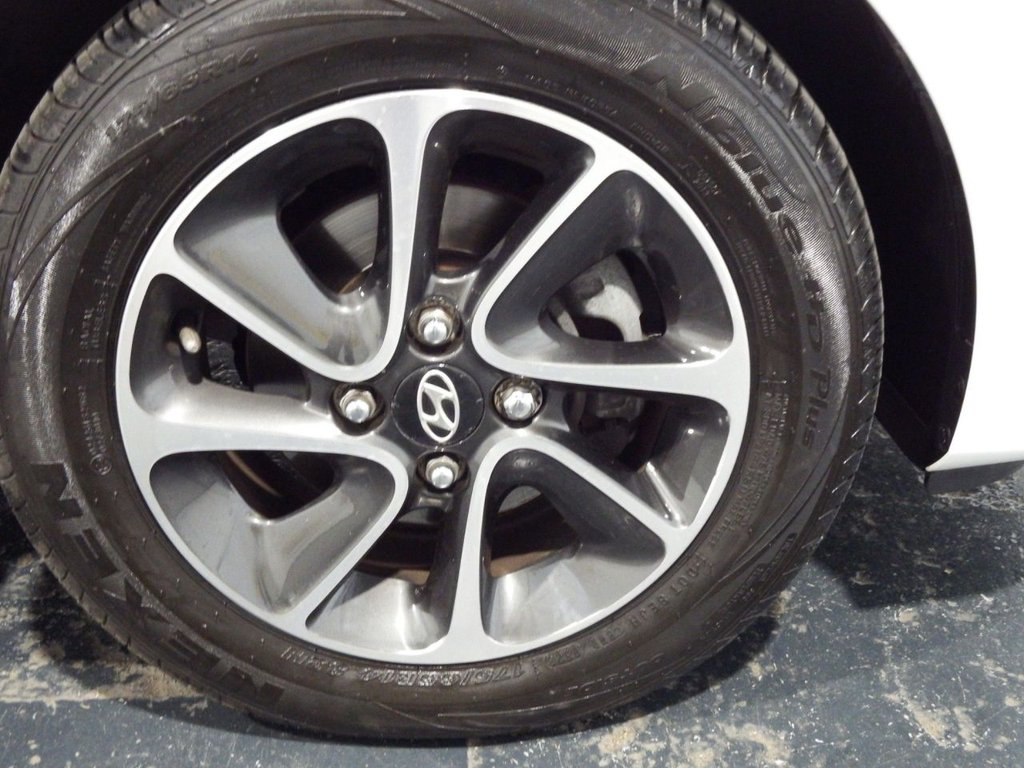 Used Hyundai i10 2018 for sale - 76631991: Photo 48