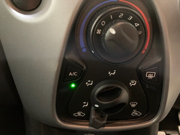 Used Toyota AYGO 2018 for sale - 76105970: Photo 22
