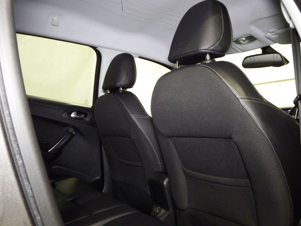 Used Peugeot 2008 2017 for sale - 76304321: Photo 41