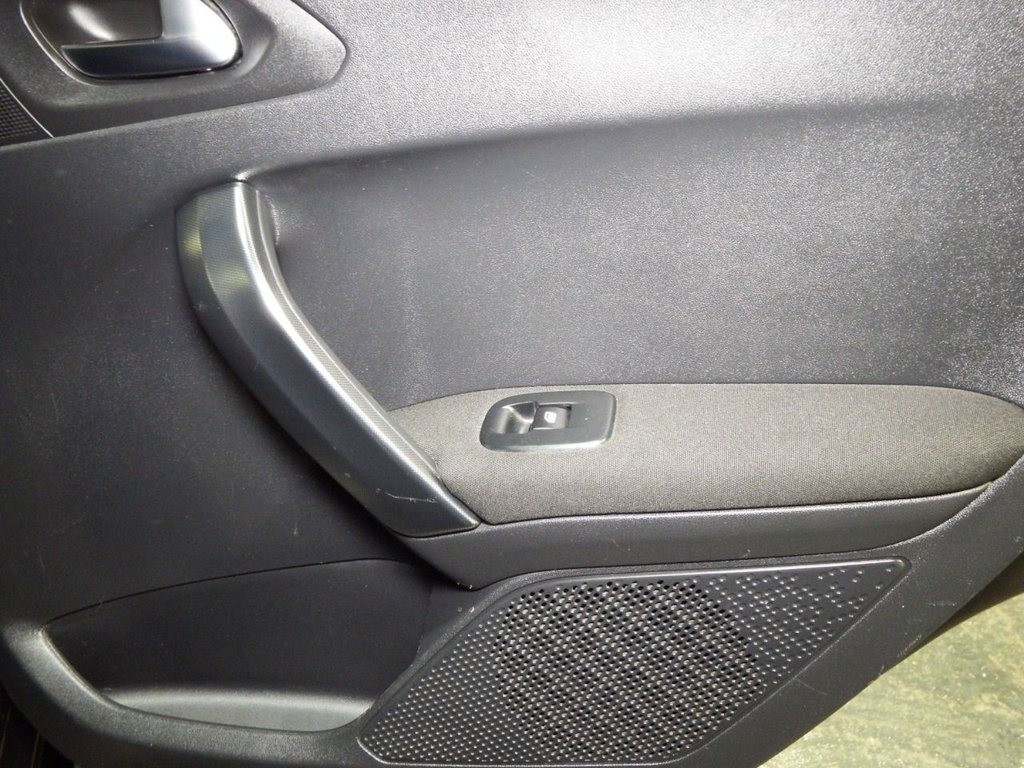 Used Peugeot 2008 2017 for sale - 76304321: Photo 42