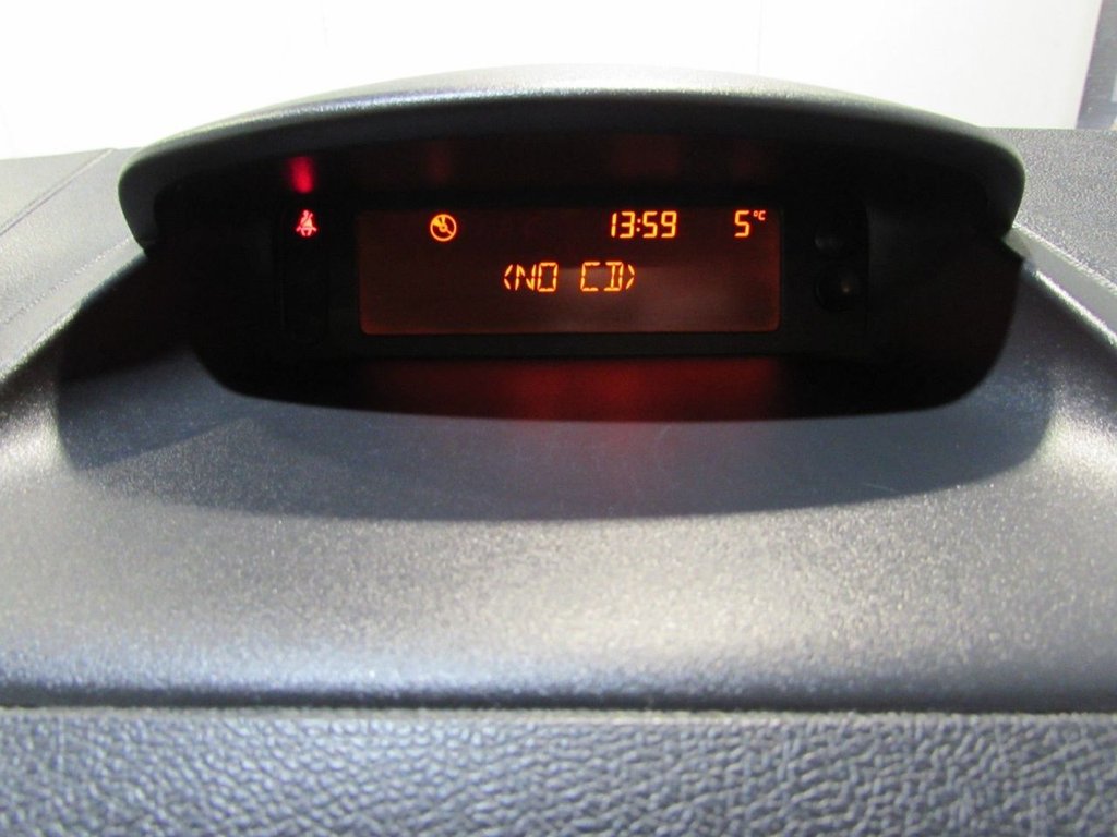 Used Renault Clio 2010 for sale - 77341680: Photo 29