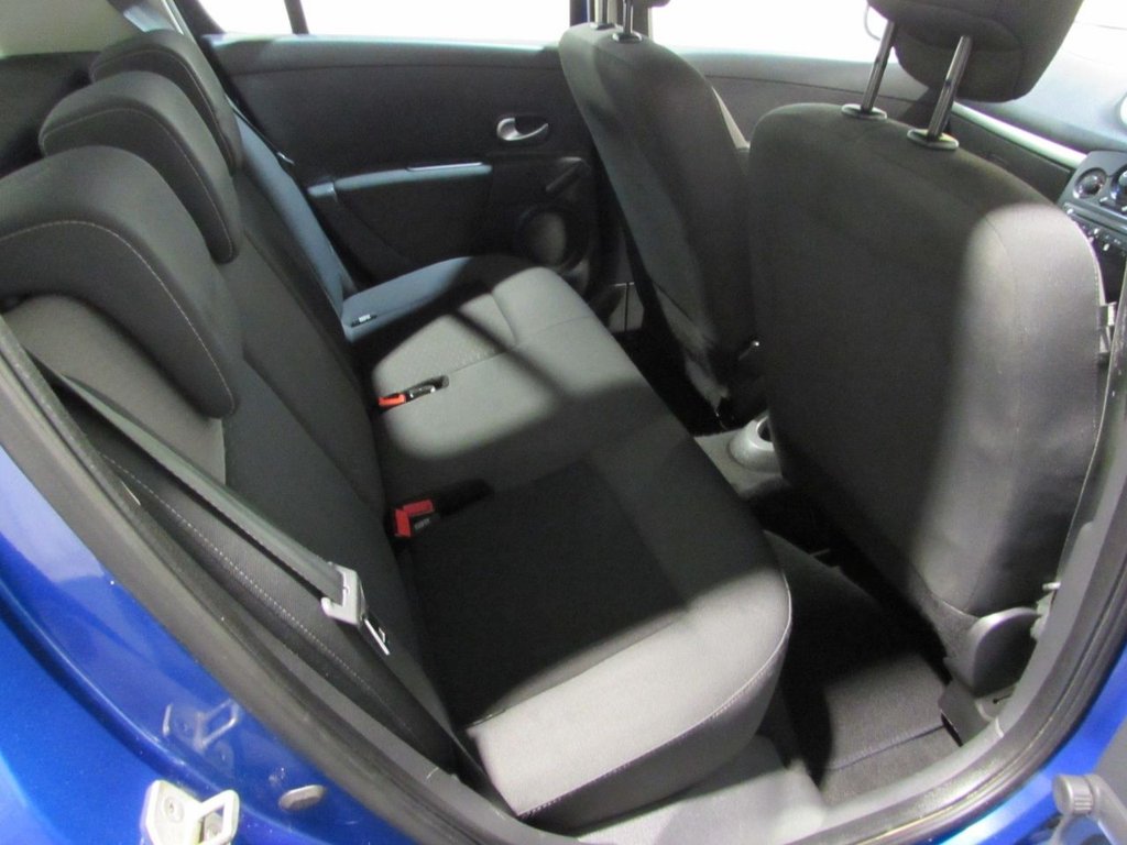 Used Renault Clio 2010 for sale - 77341680: Photo 37