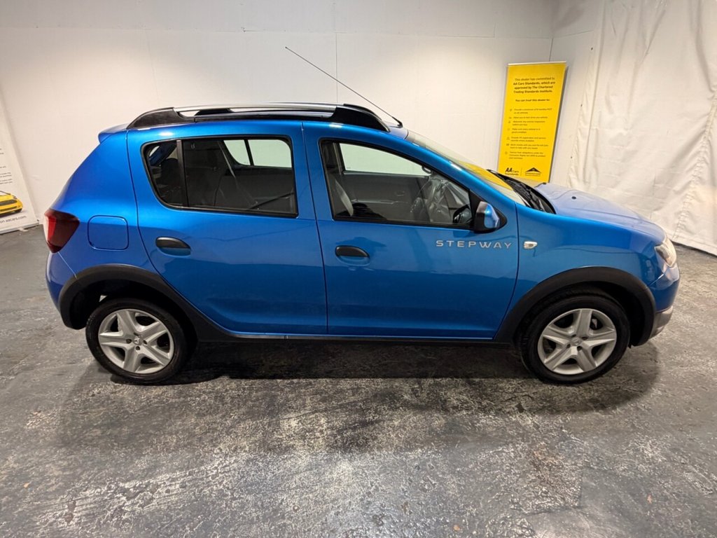 Used Dacia Sandero Stepway 2014 for sale - 77680535: Photo 12